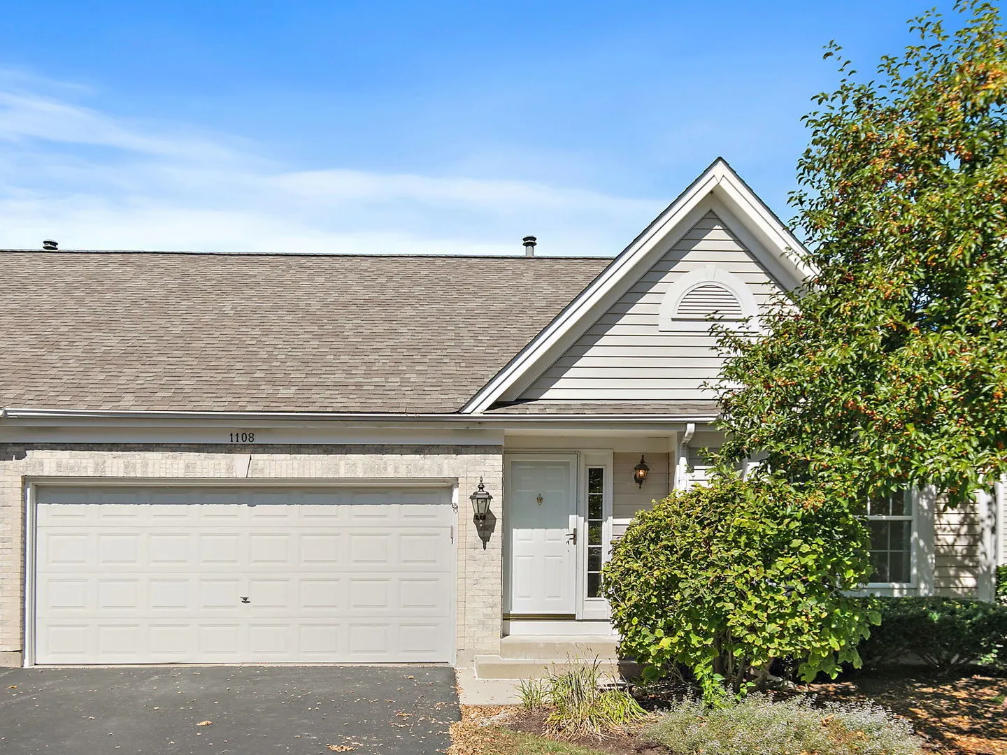 1108 E Danbury Drive IL