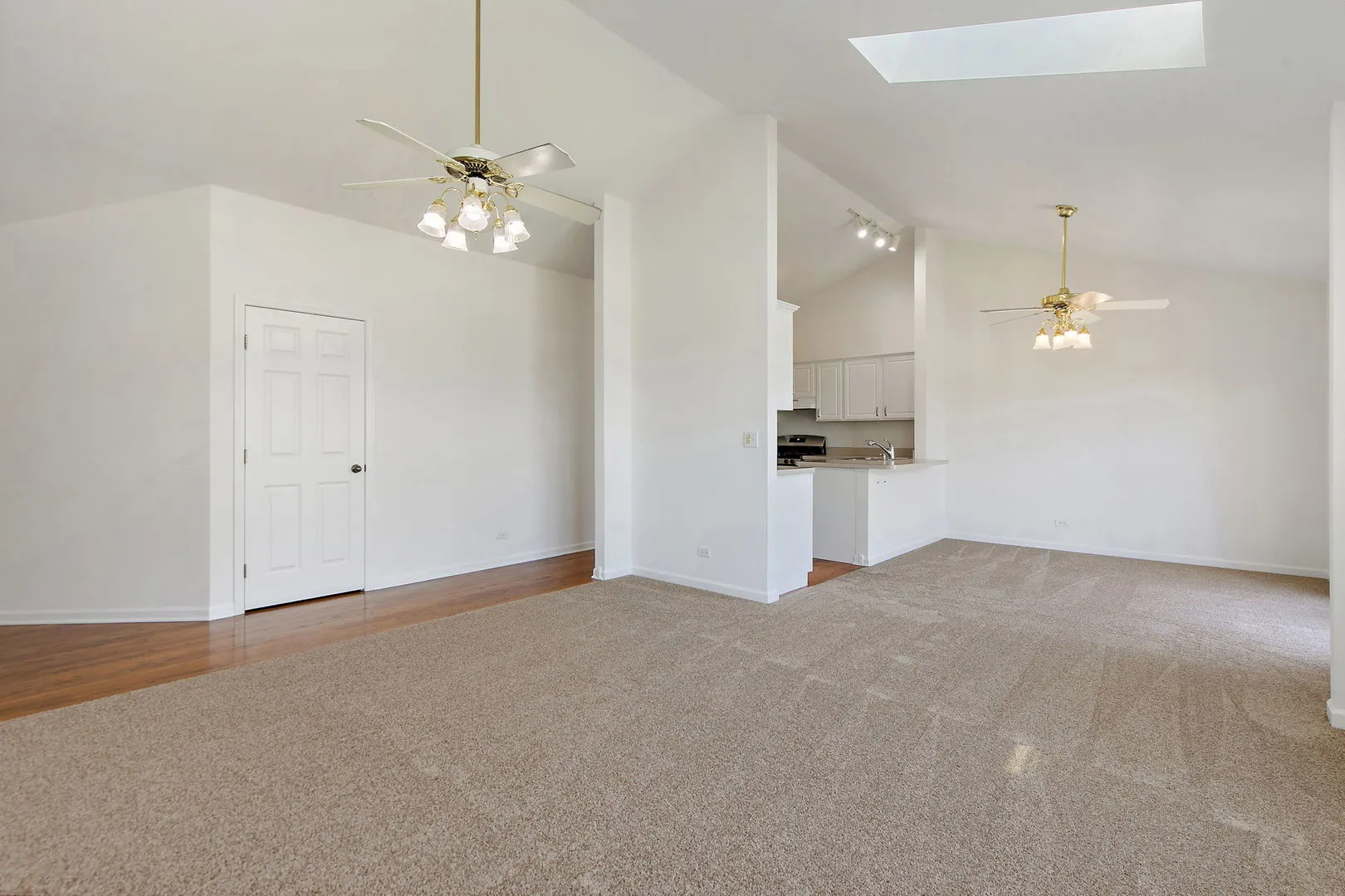 1108 E Danbury Drive IL