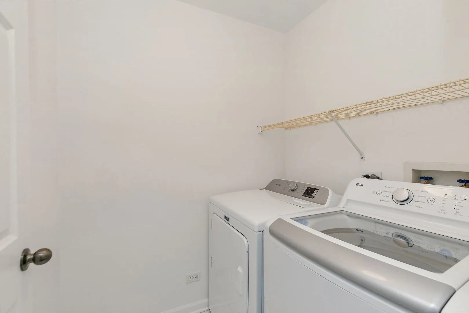 1108 E Danbury Drive IL