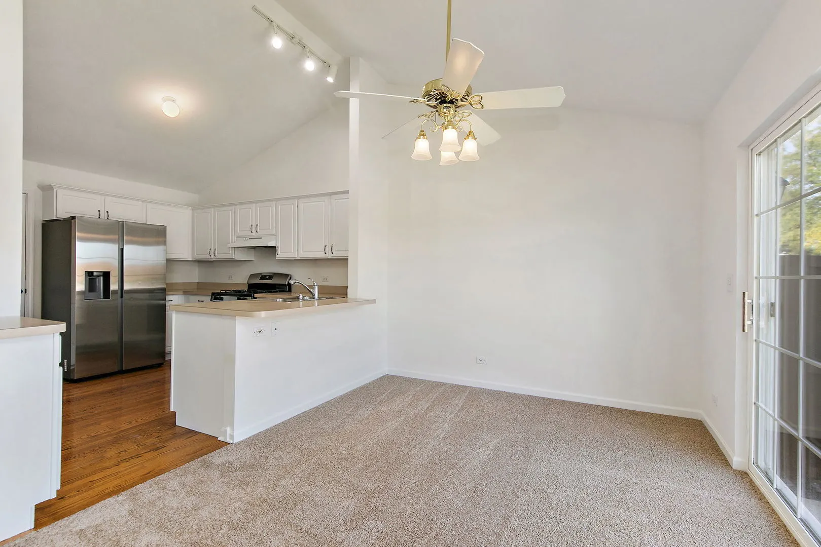 1108 E Danbury Drive IL