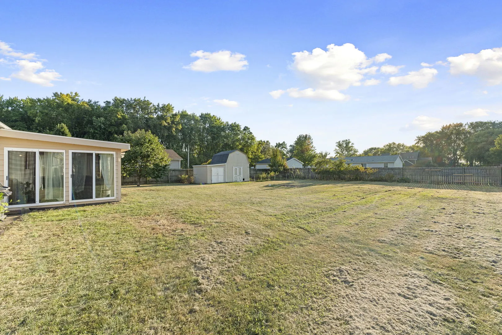 161 N Robert Drive IL