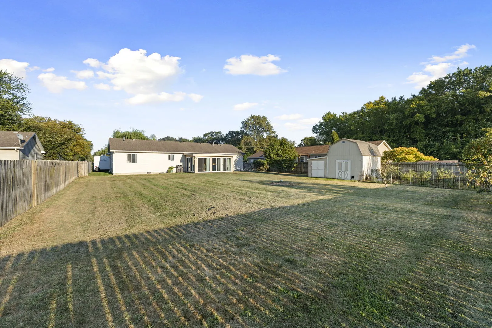 161 N Robert Drive IL