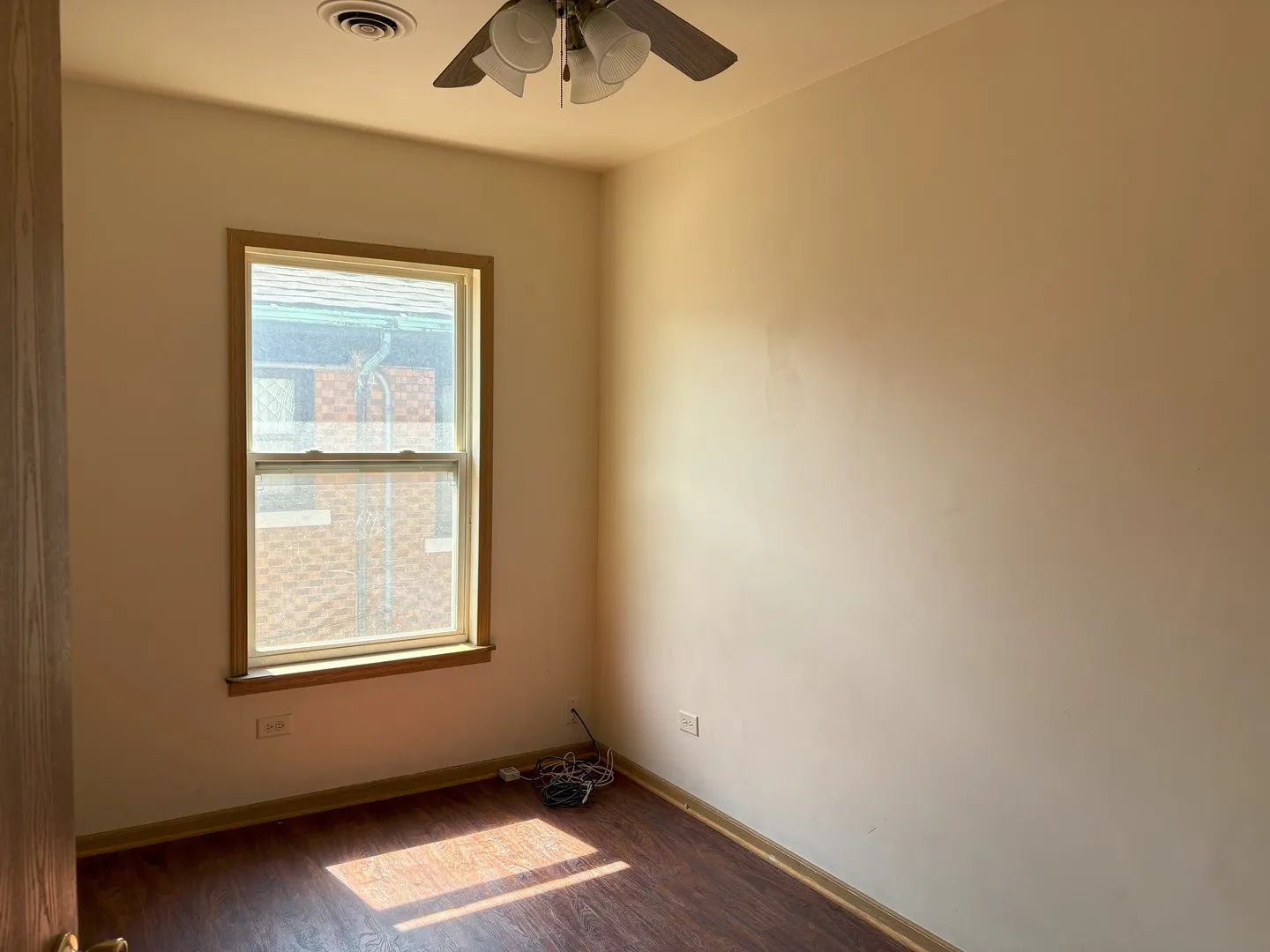 27 N Hickory Street 2B IL