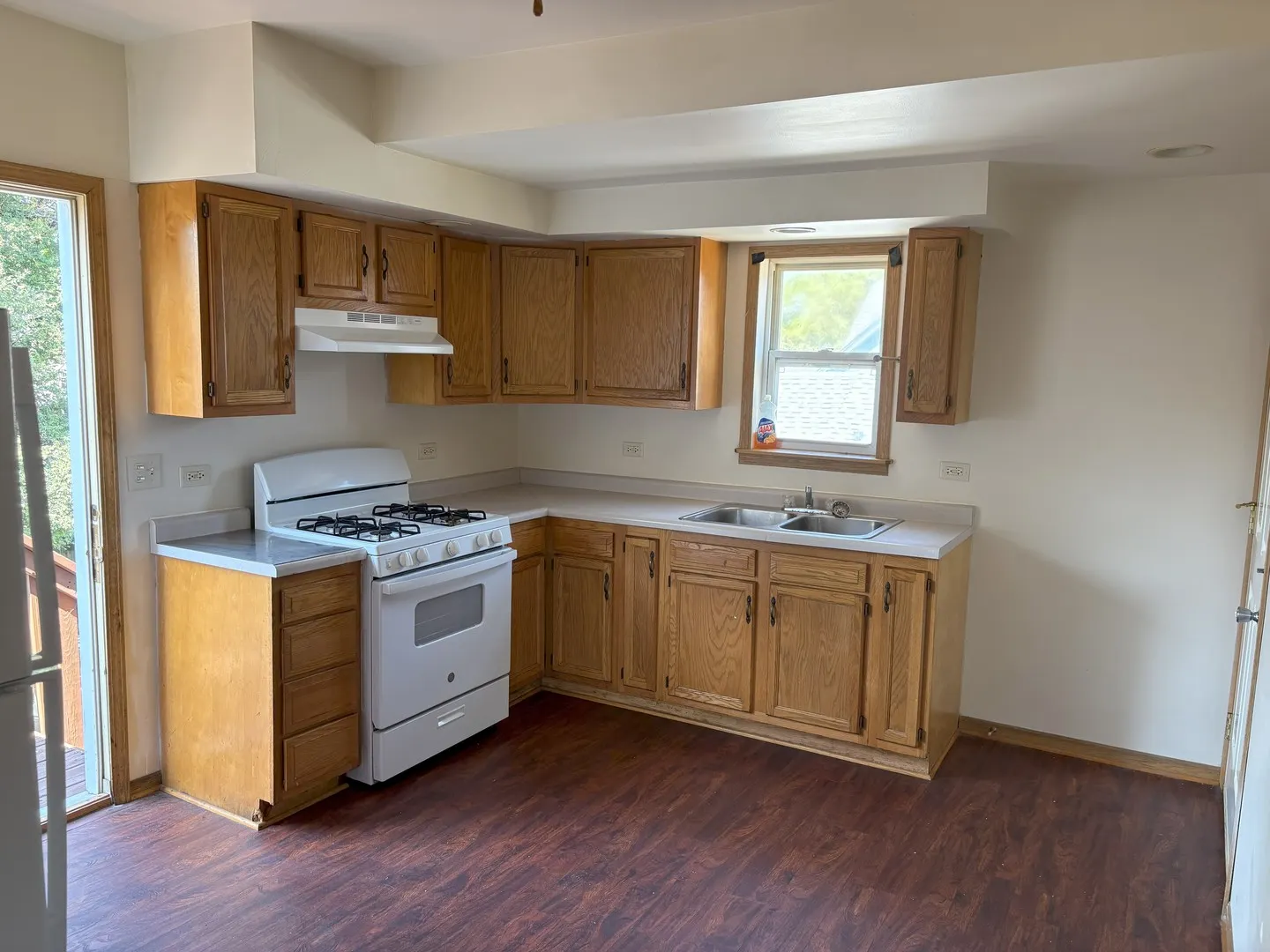 27 N Hickory Street 2B IL