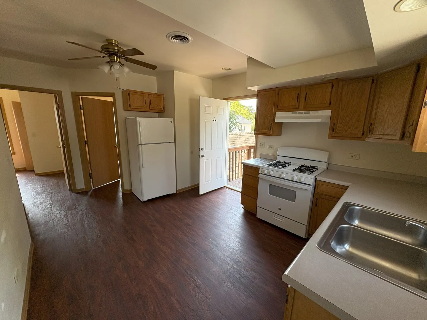 27 N Hickory Street 2B IL