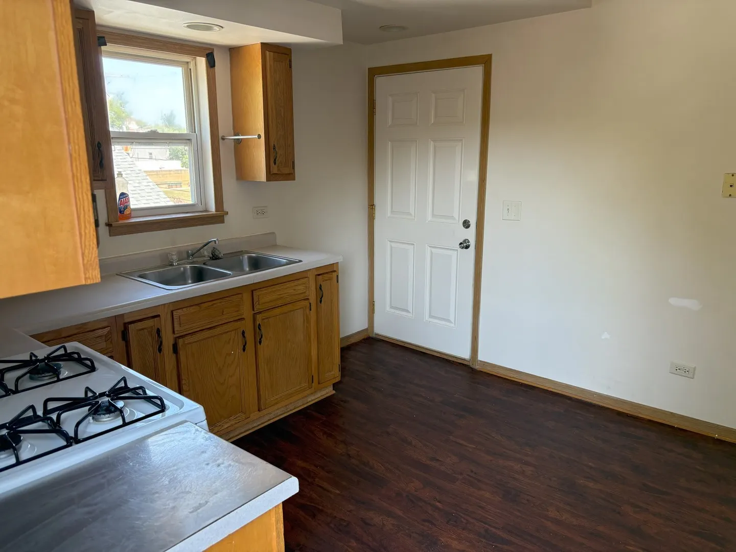 27 N Hickory Street 2B IL