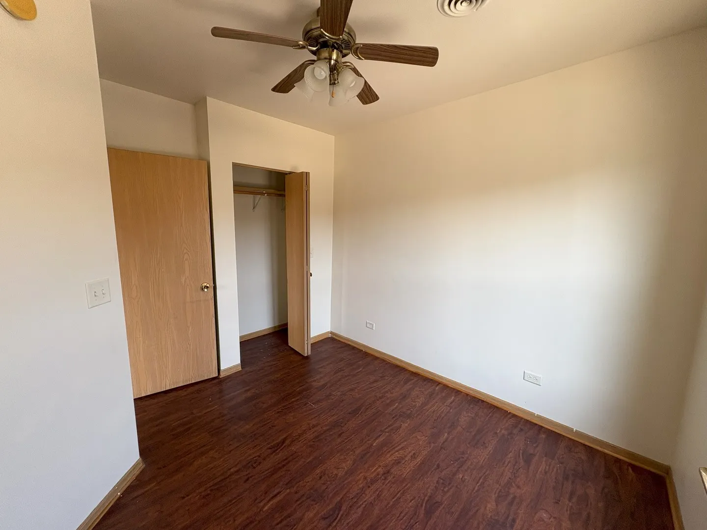 27 N Hickory Street 2B IL