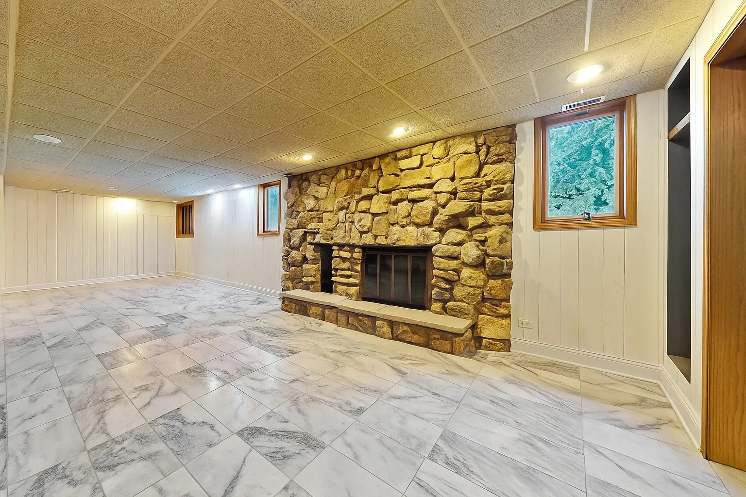 590 Windsor Circle IL