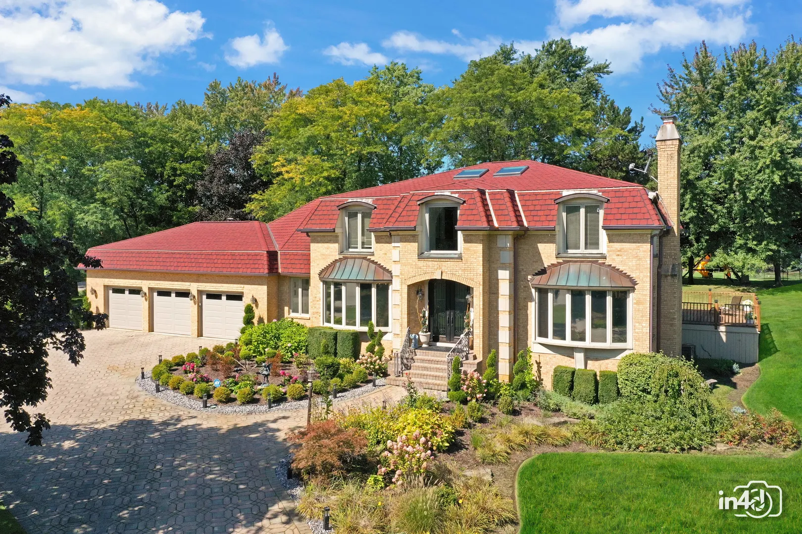 590 Windsor Circle IL