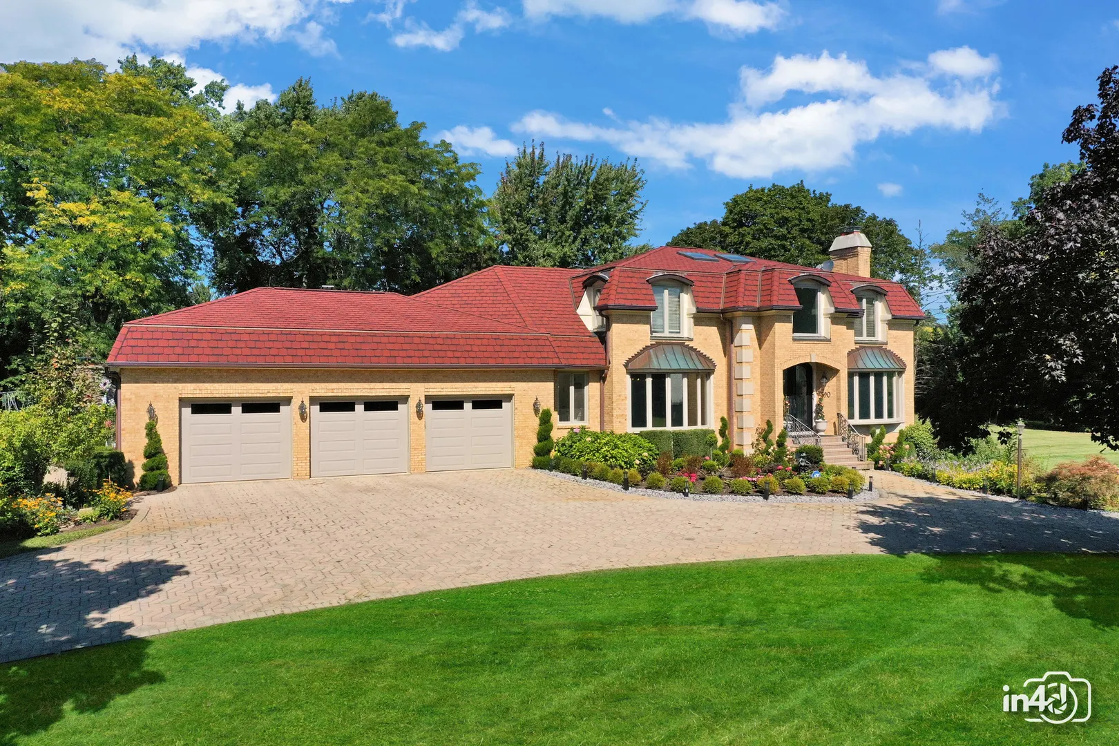590 Windsor Circle IL