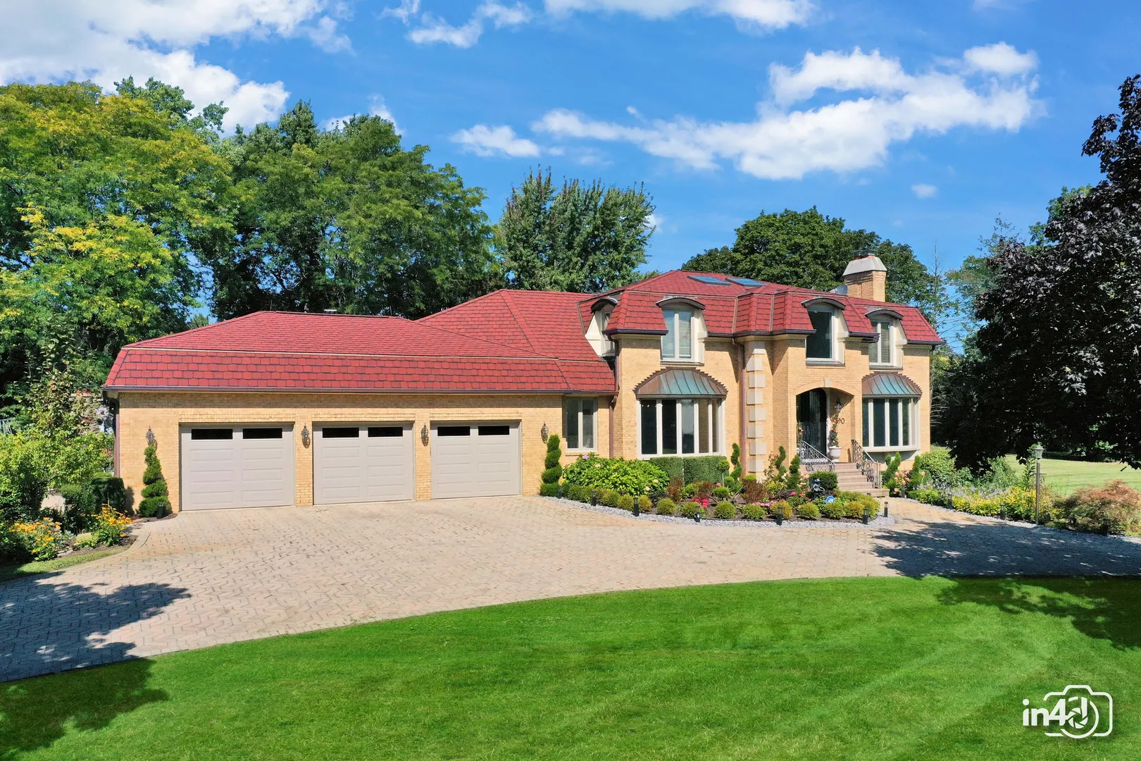 590 Windsor Circle IL