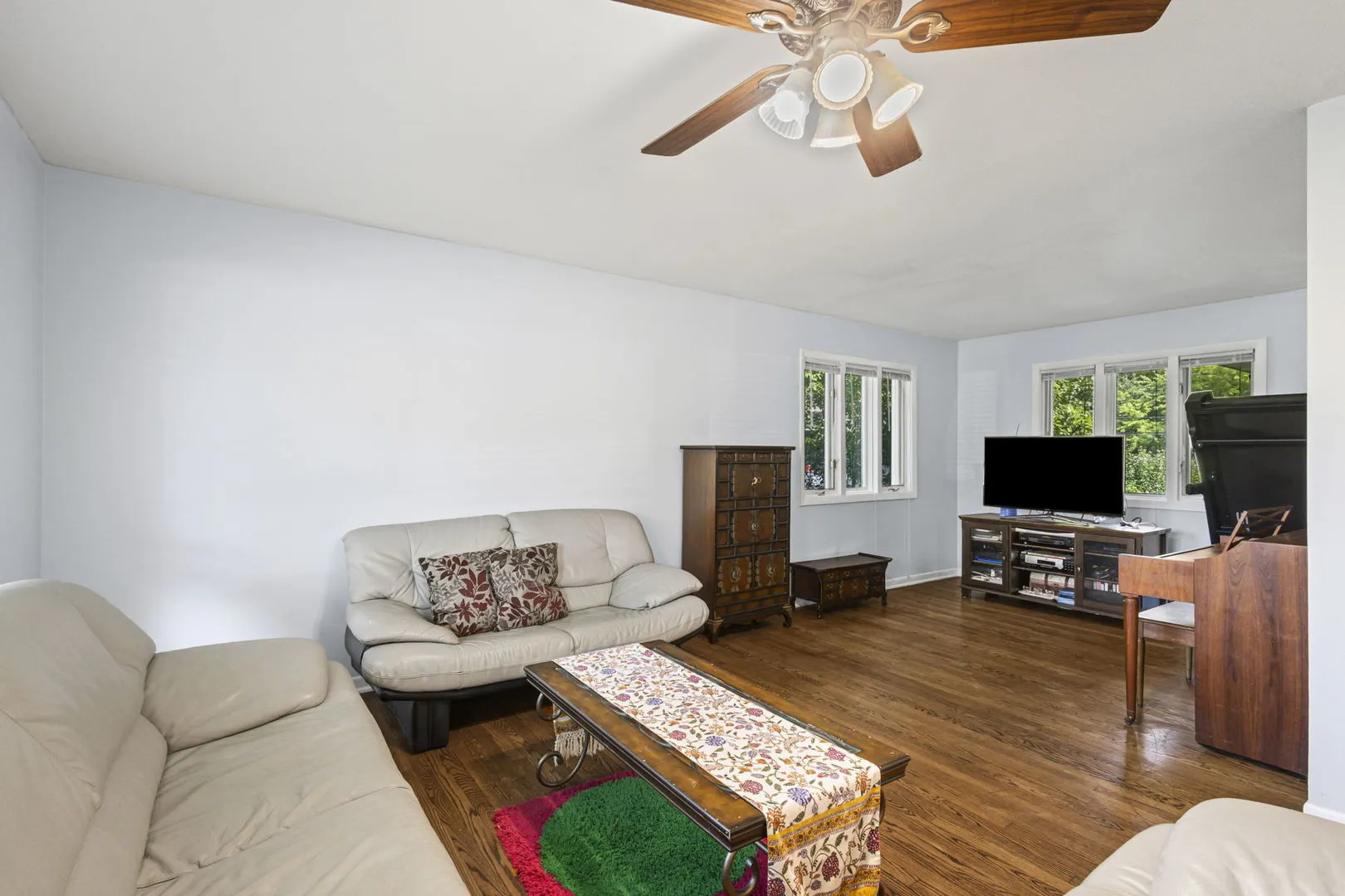 513 Edens Lane IL