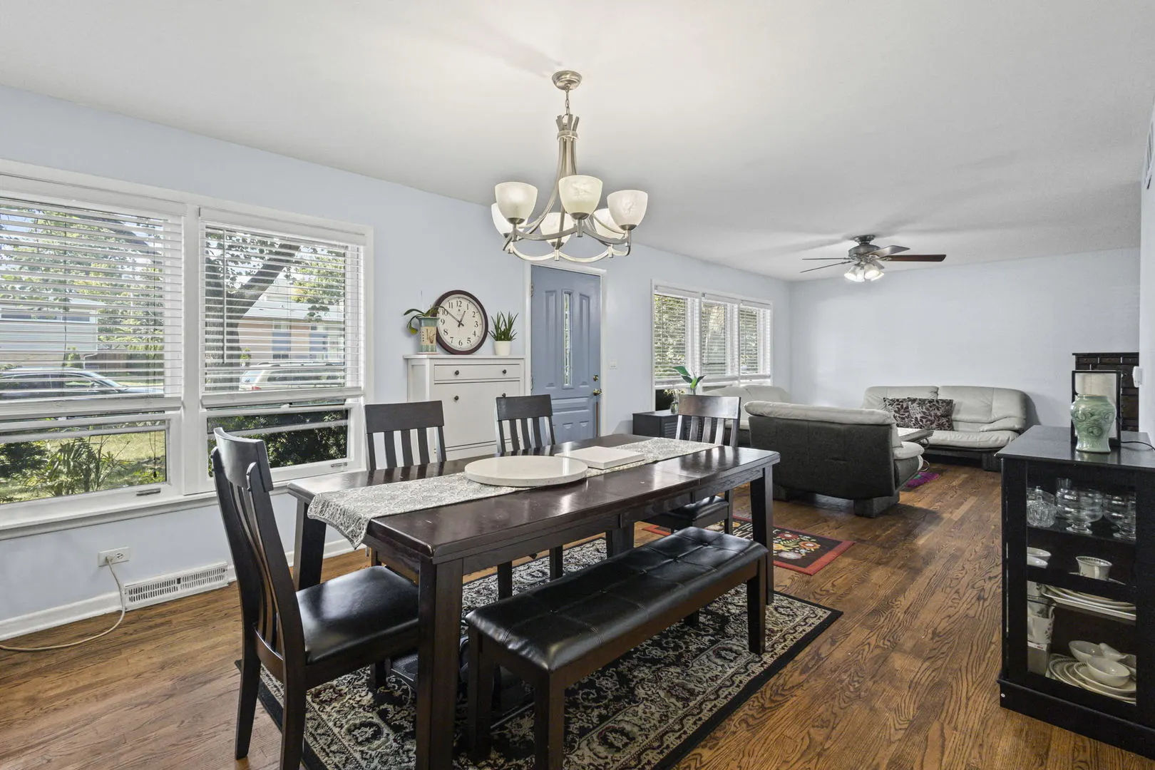 513 Edens Lane IL