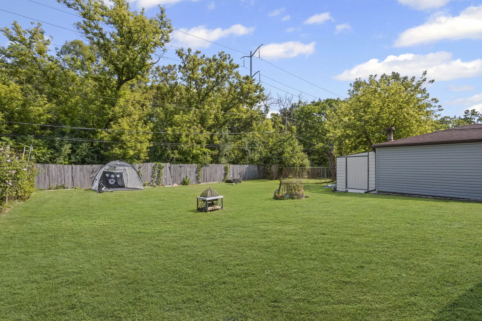513 Edens Lane IL