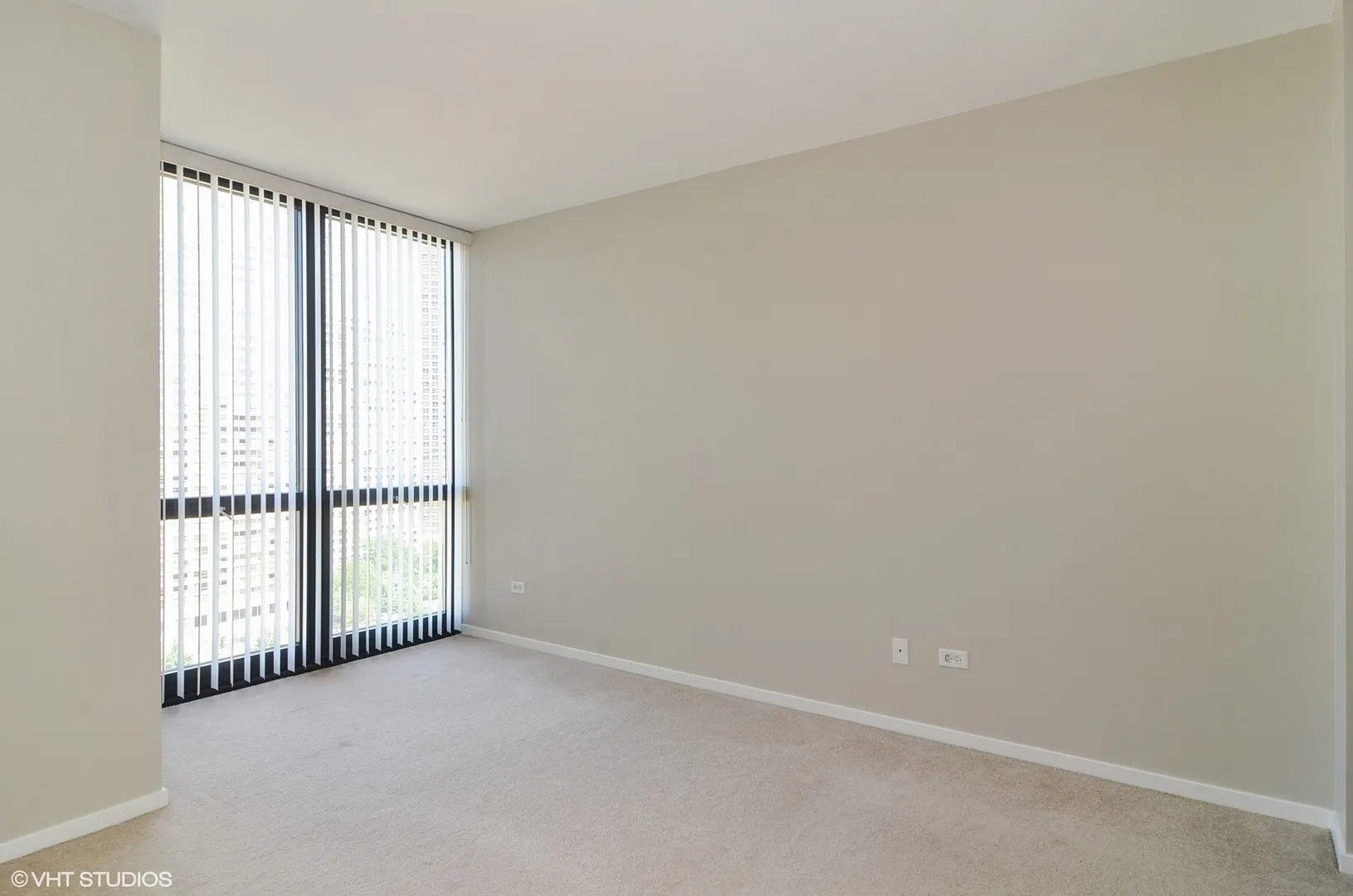 210 S DES PLAINES Street 1407 IL