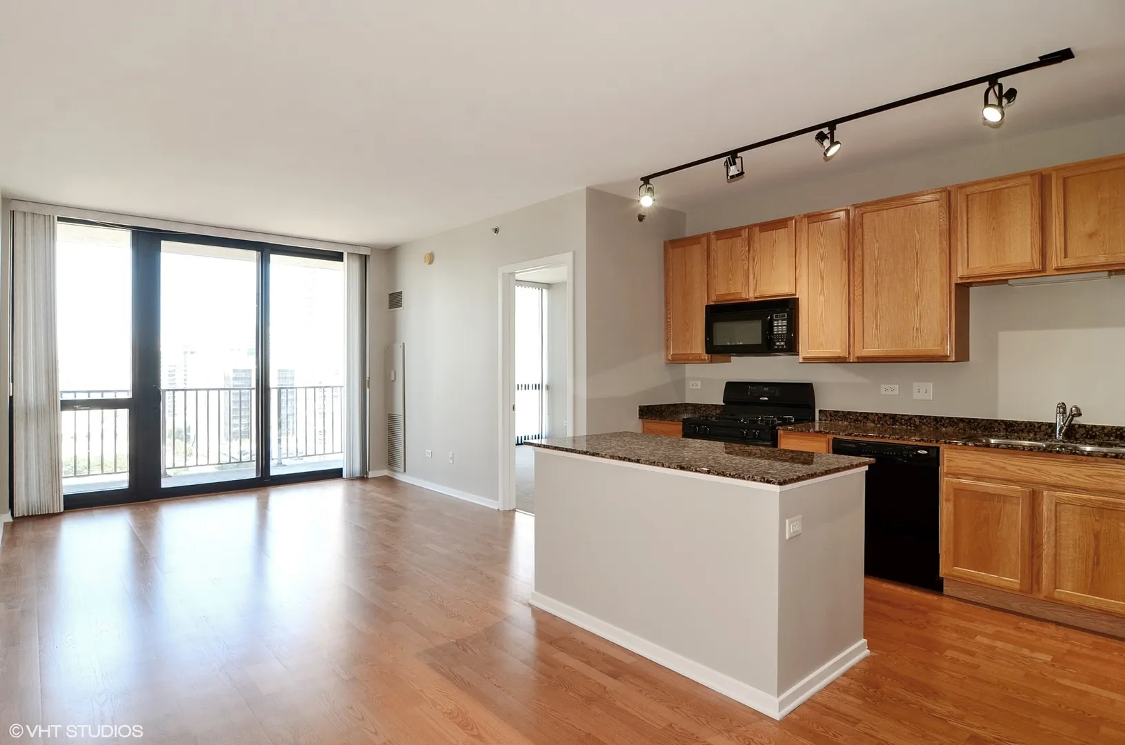 210 S DES PLAINES Street 1407 IL
