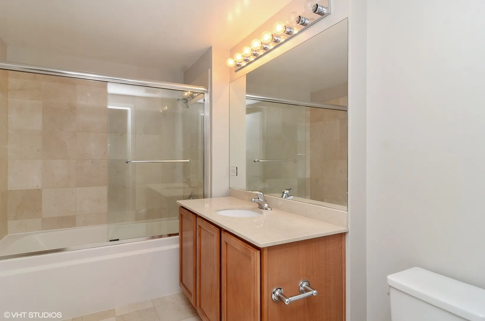 210 S DES PLAINES Street 1407 IL