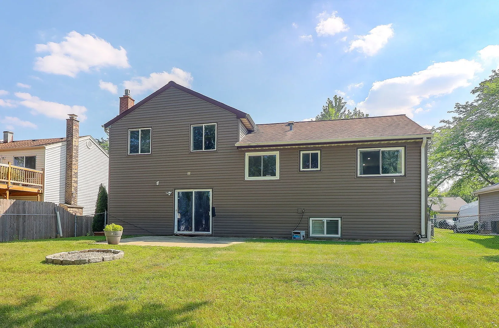 812 W Appletree Lane IL