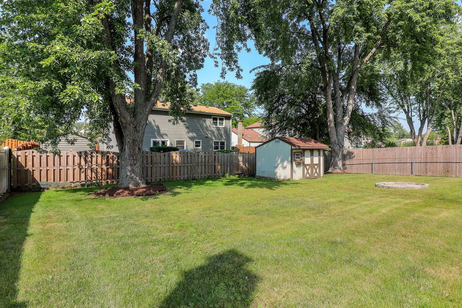 812 W Appletree Lane IL