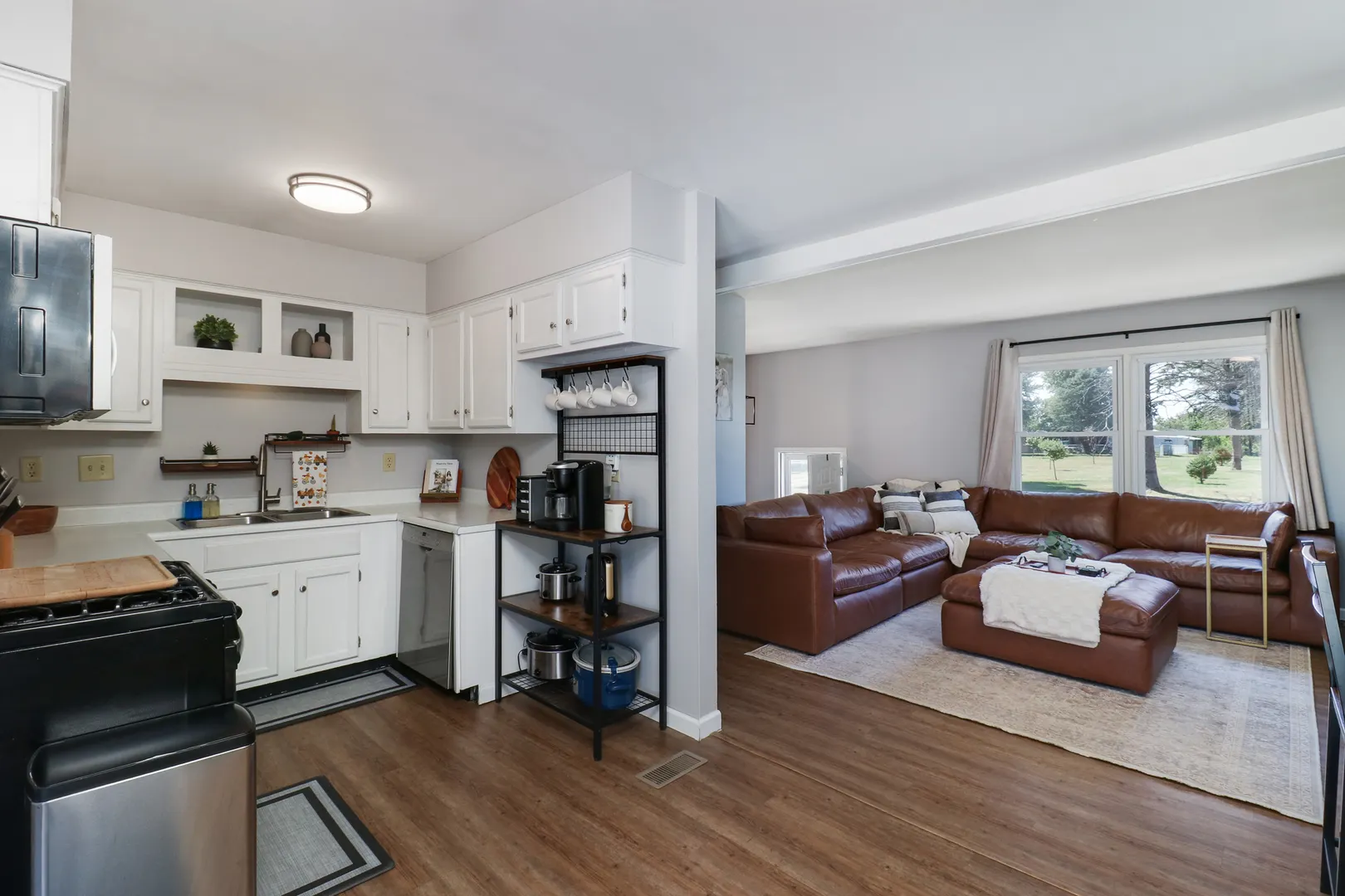 307 1/2 Church Street IL