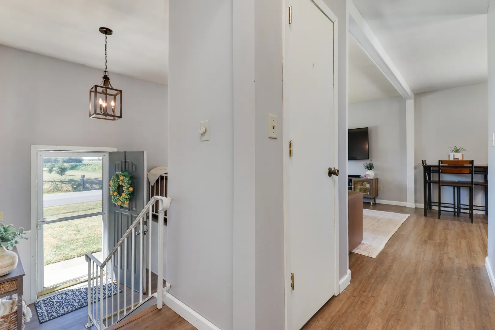 307 1/2 Church Street IL