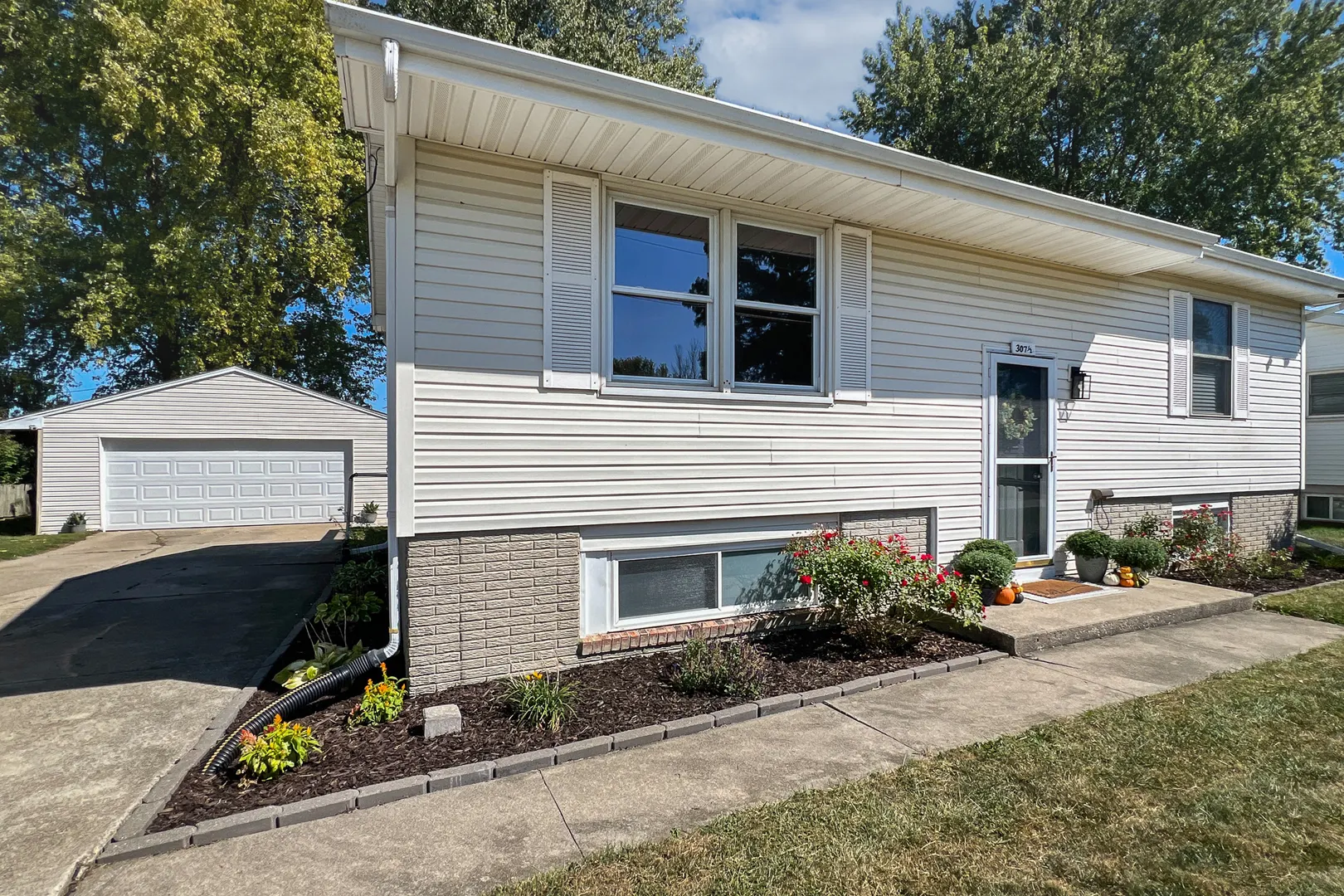 307 1/2 Church Street IL