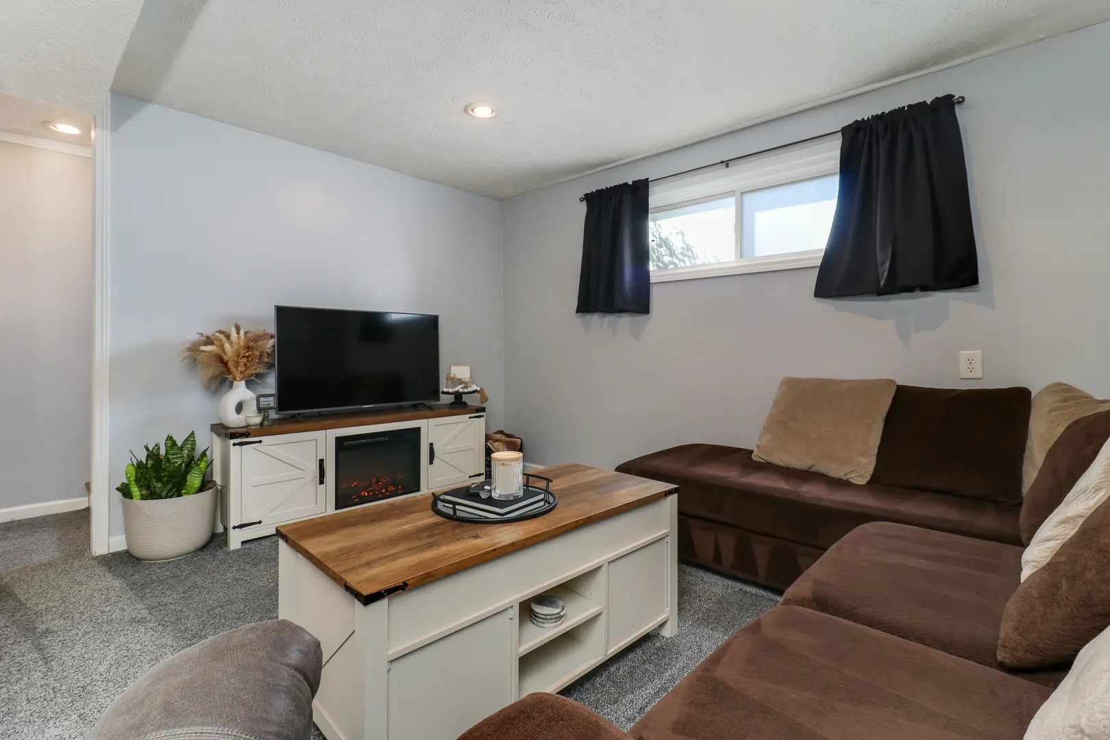 307 1/2 Church Street IL