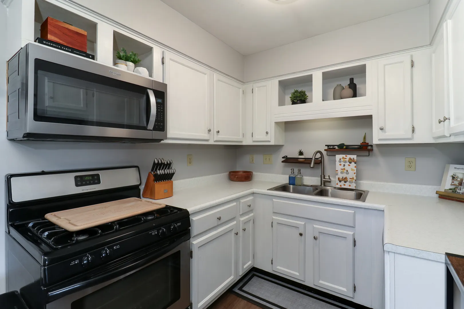 307 1/2 Church Street IL