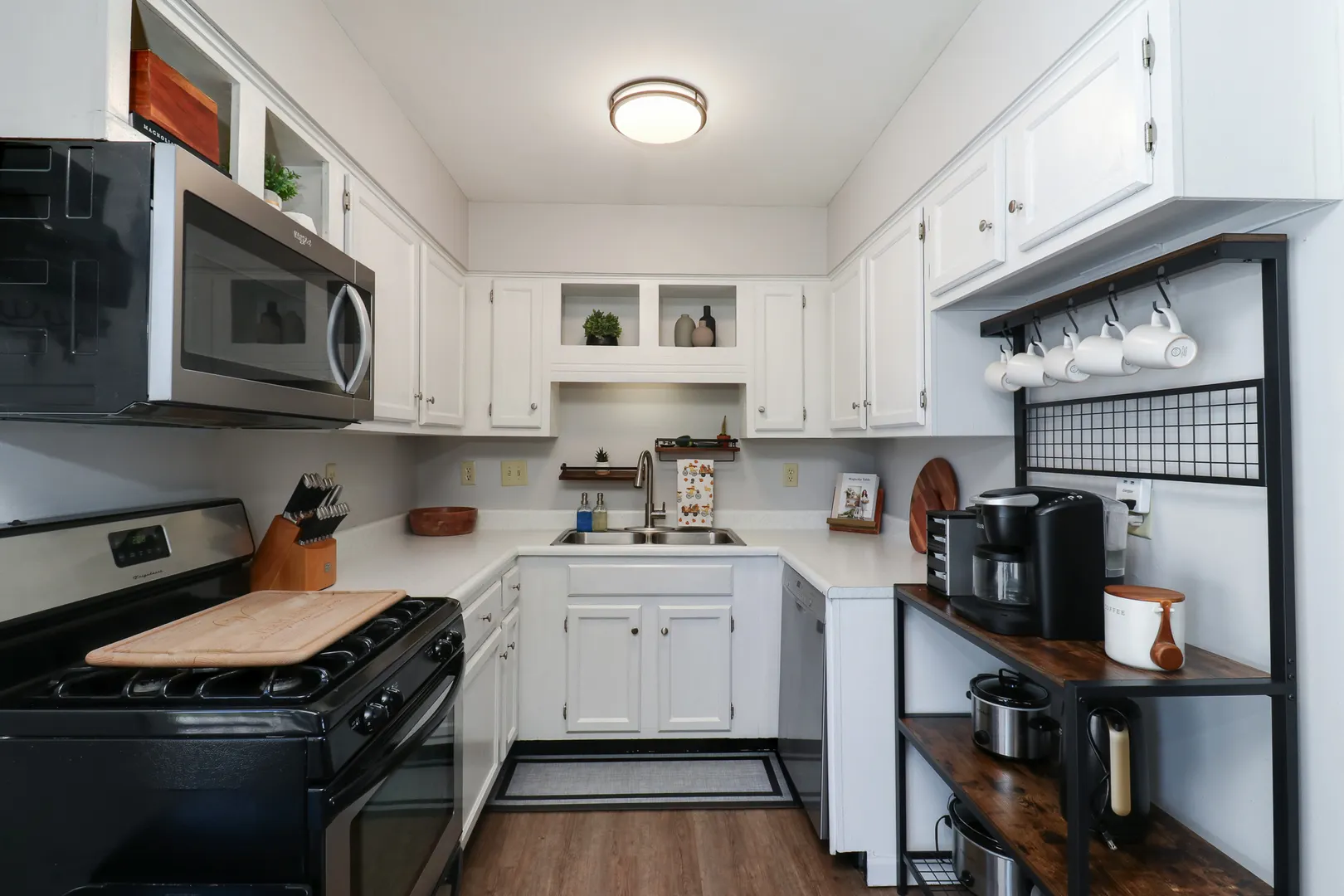 307 1/2 Church Street IL