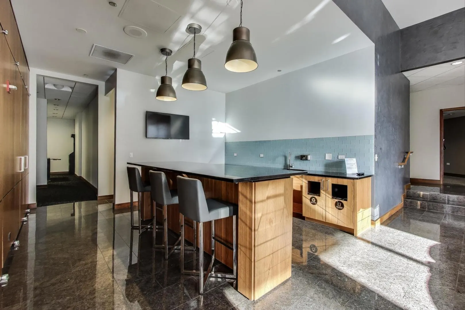420 E Waterside Drive 3304 IL