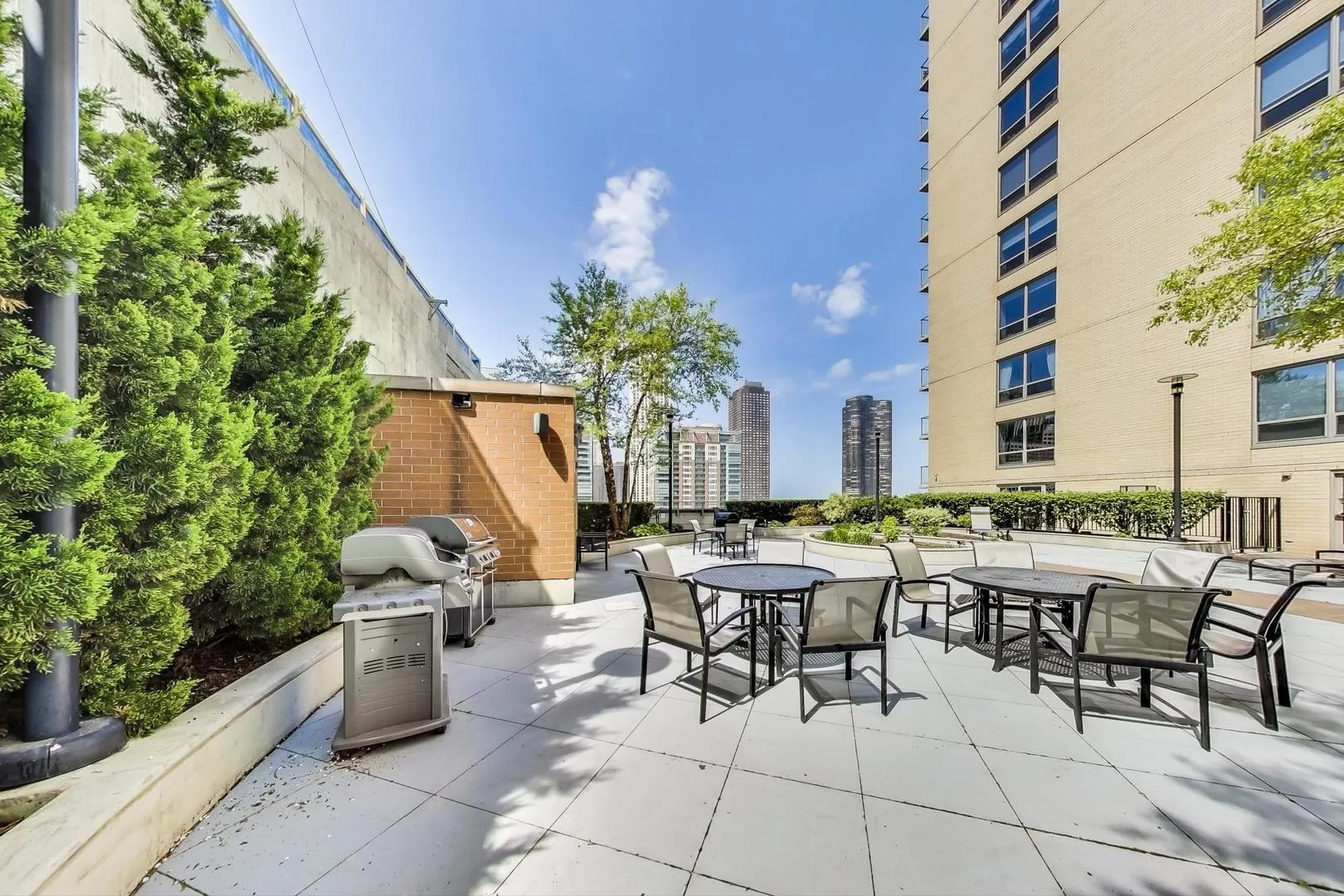 420 E Waterside Drive 3304 IL