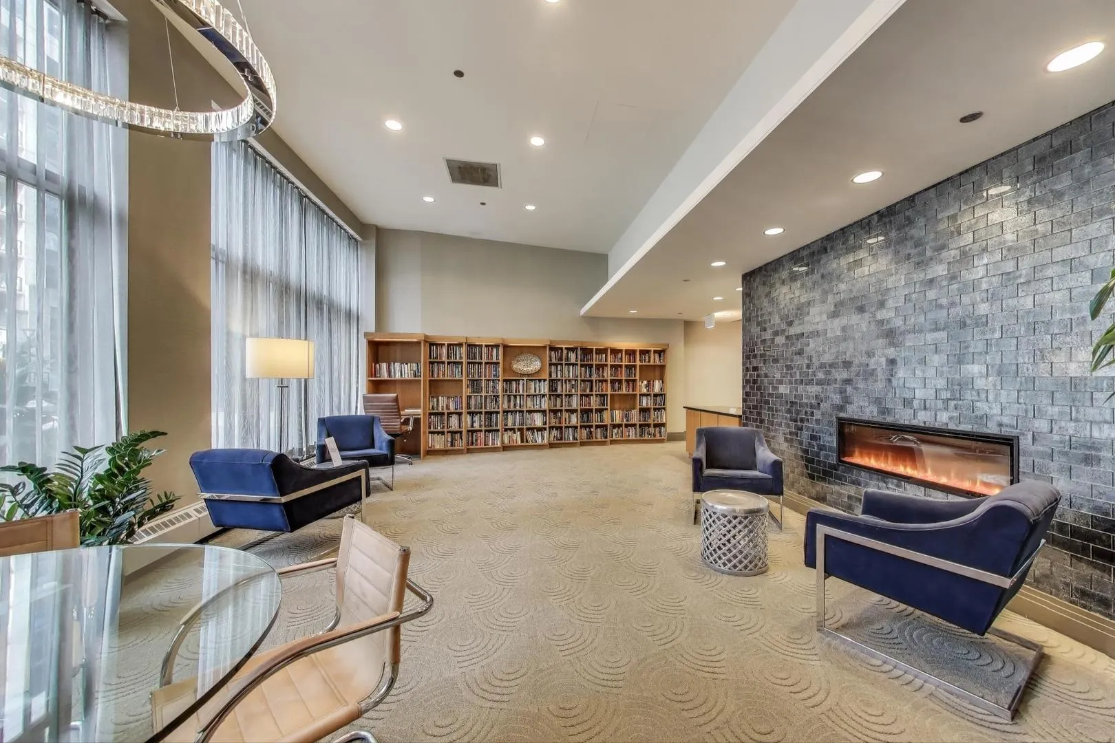 420 E Waterside Drive 3304 IL