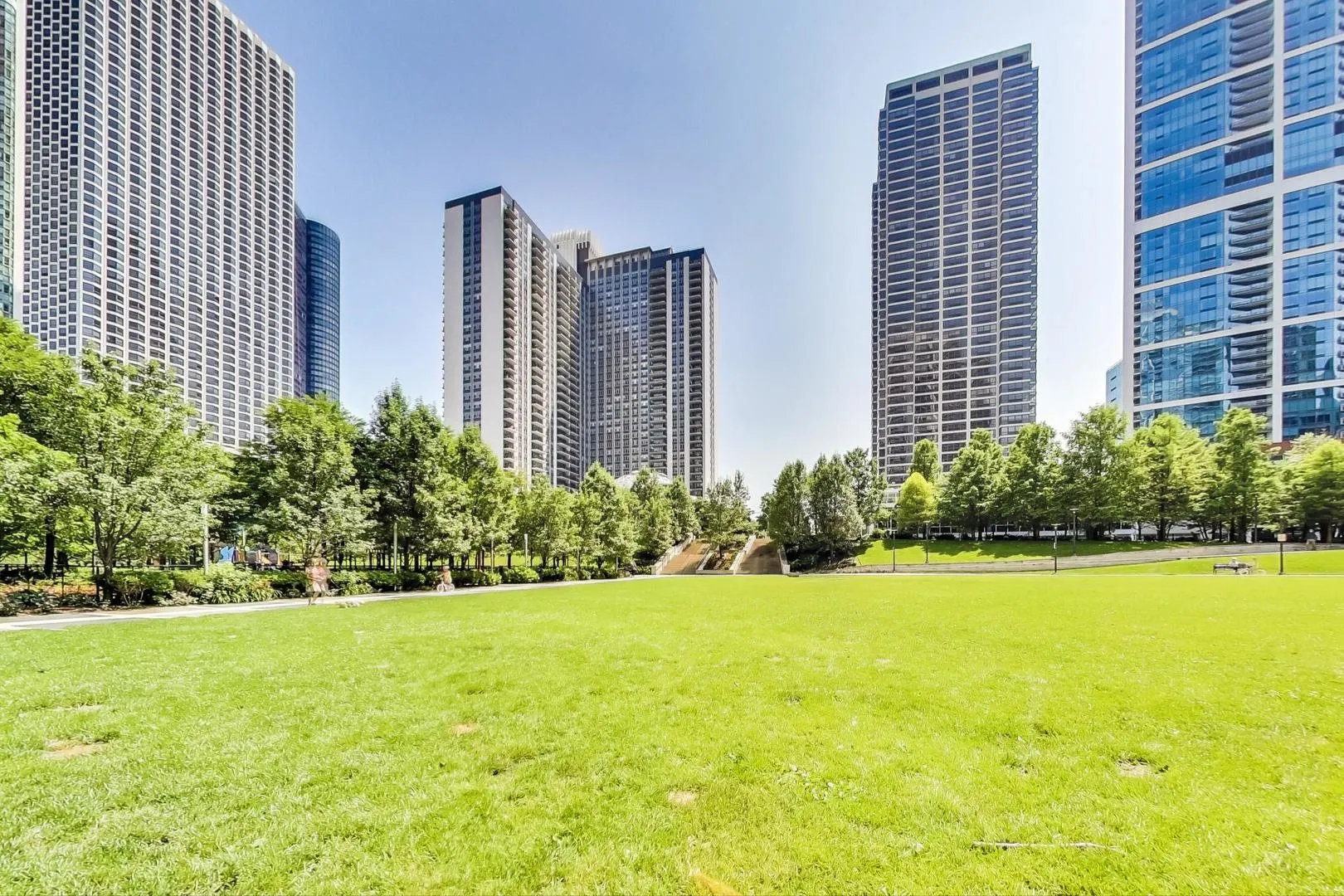 420 E Waterside Drive 3304 IL
