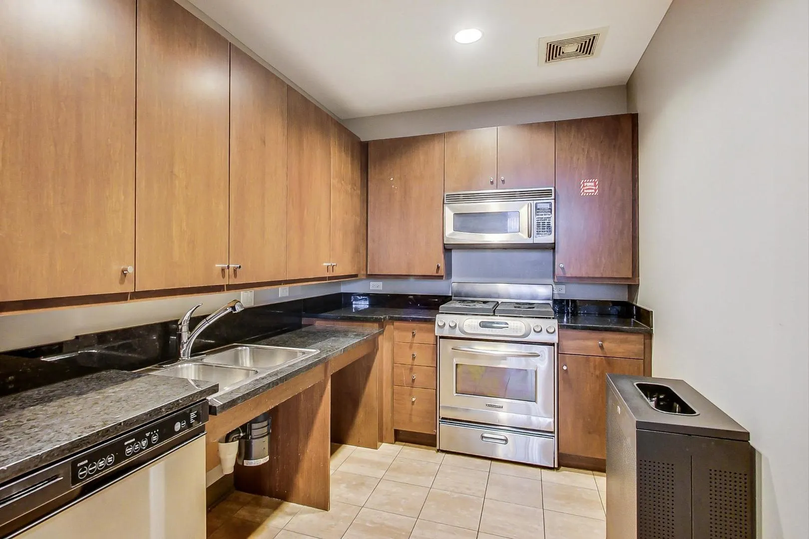 420 E Waterside Drive 3304 IL