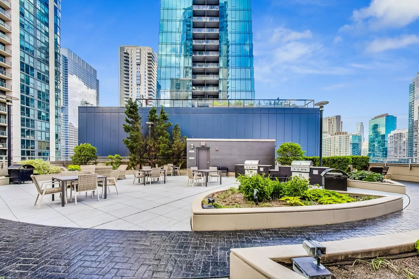 420 E Waterside Drive 3304 IL