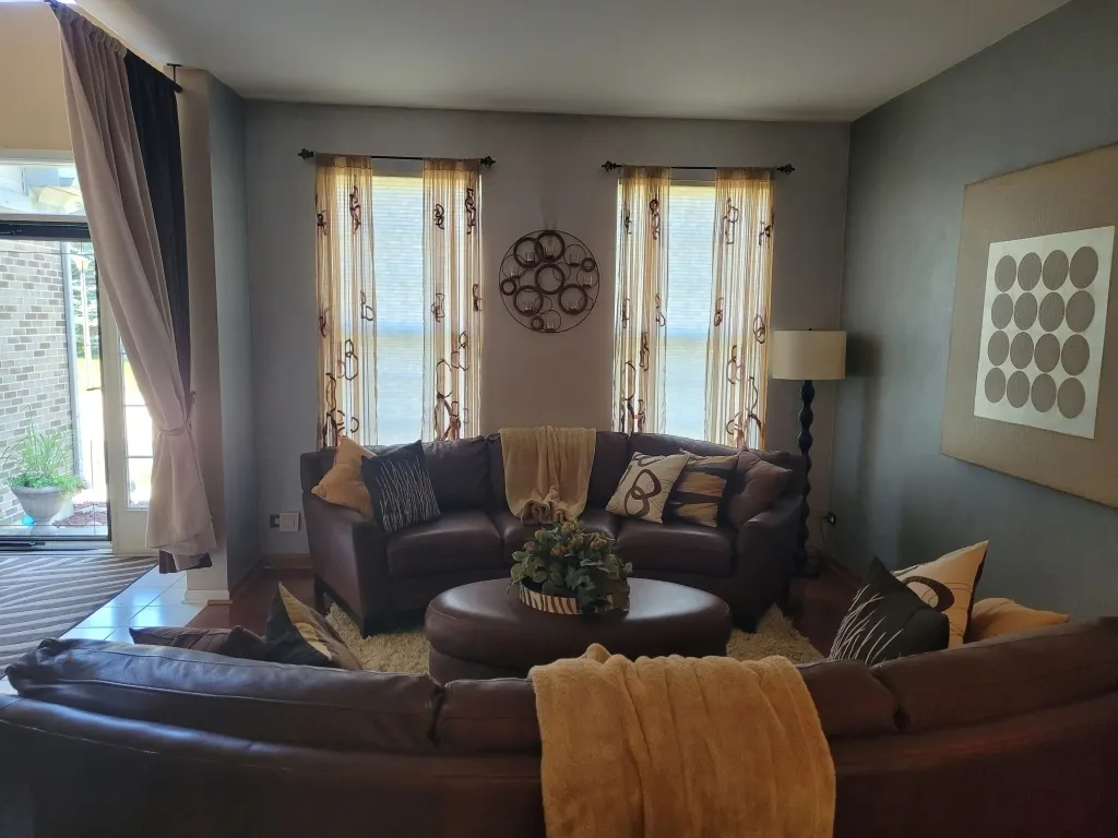 741 Regal Lane IL