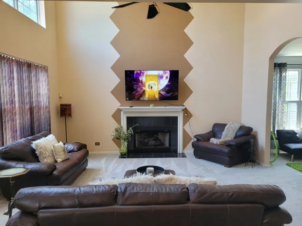 741 Regal Lane IL