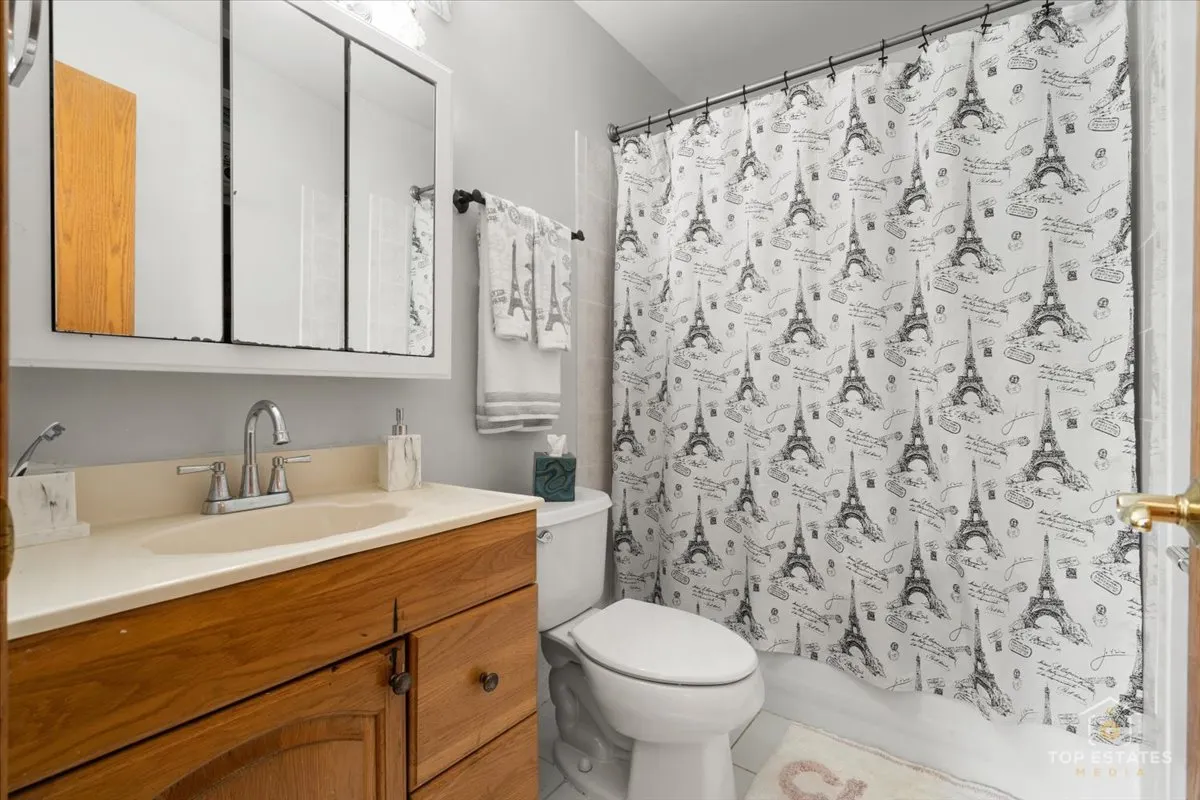11B Kingery Quarter 107 IL