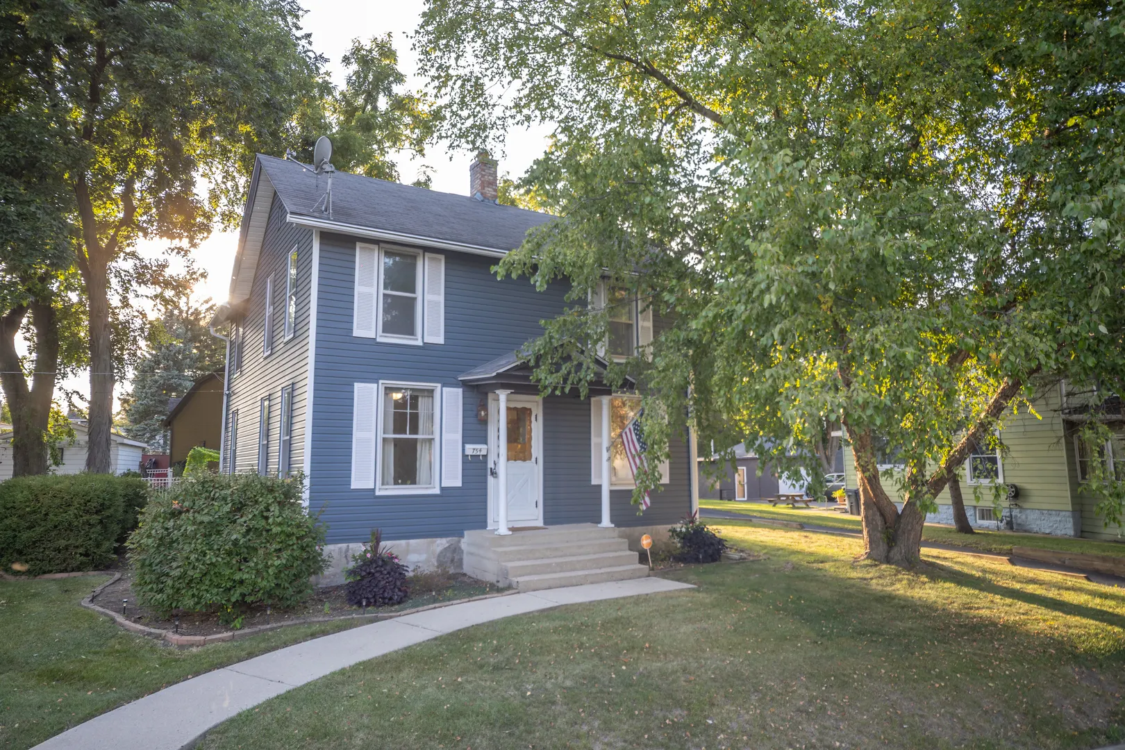 754 South Street IL