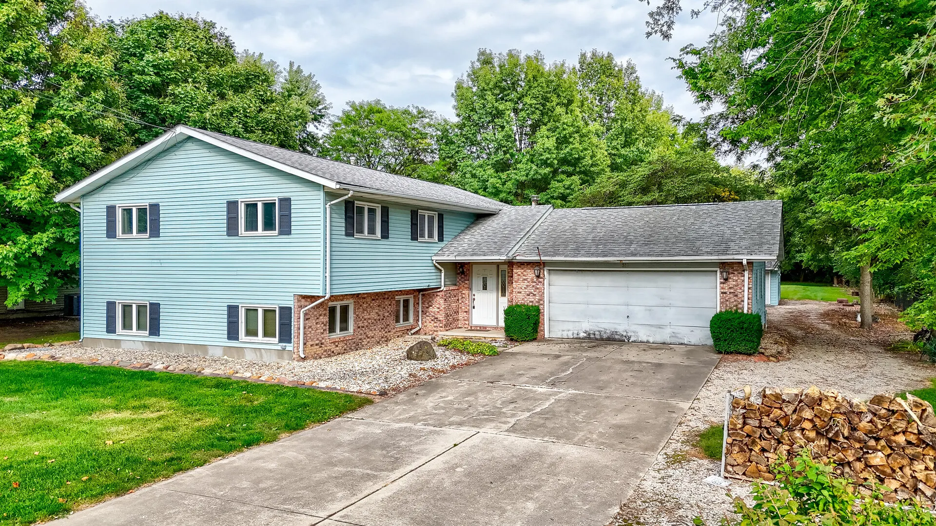 311 S Otter Creek Road IL