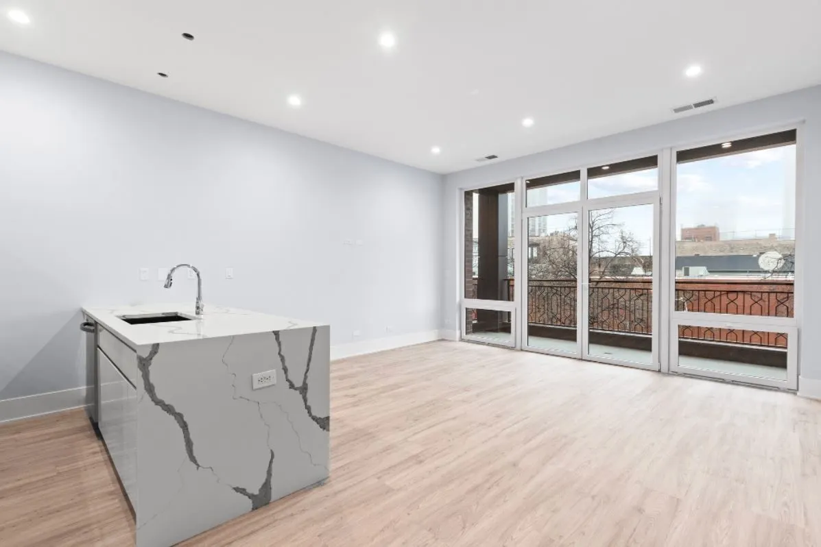 159 W North Avenue 204 IL