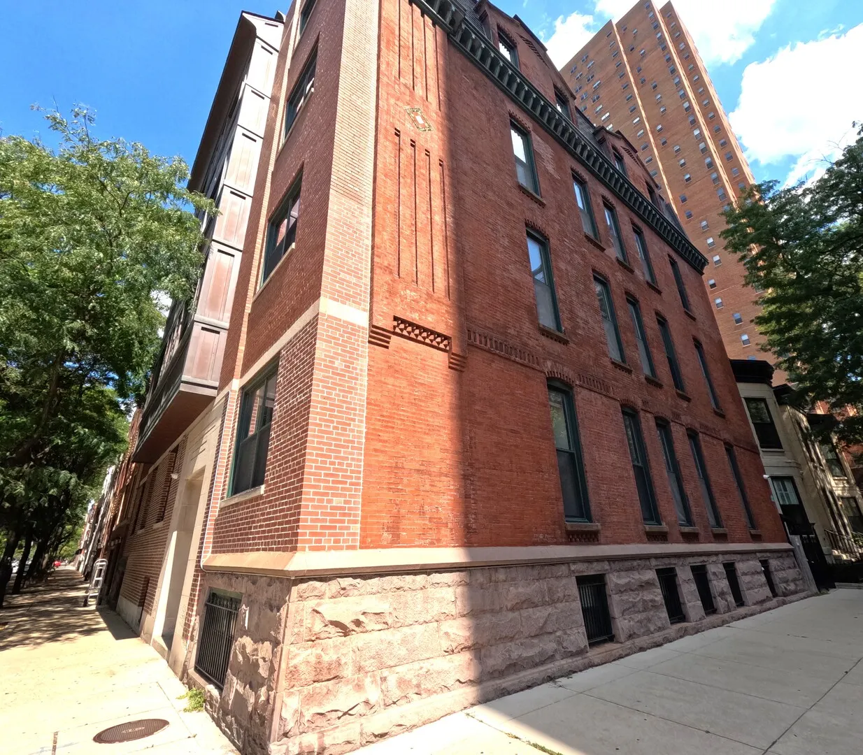 851 N LaSalle Boulevard 1S IL