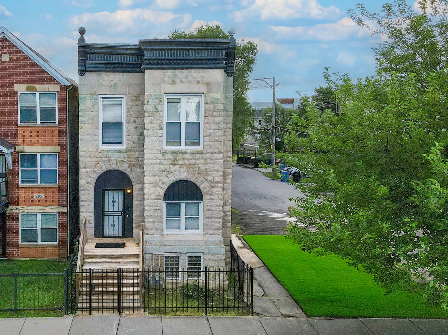 209 S Albany Avenue IL