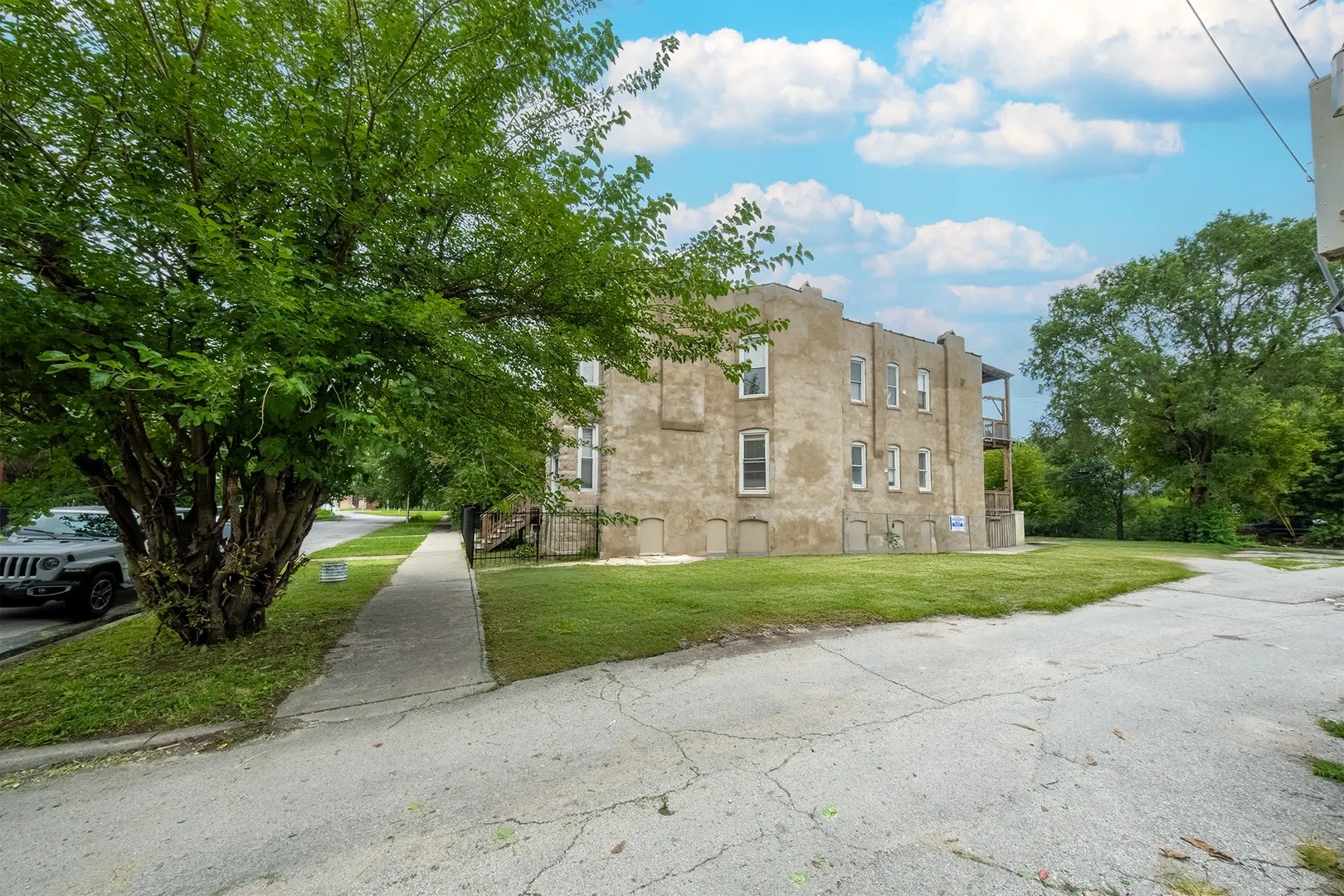209 S Albany Avenue IL