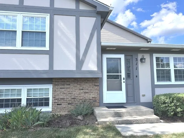 311 Cherrywood Court IL