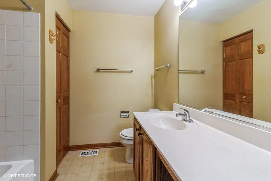 2418 Oneida Lane 2418 IL