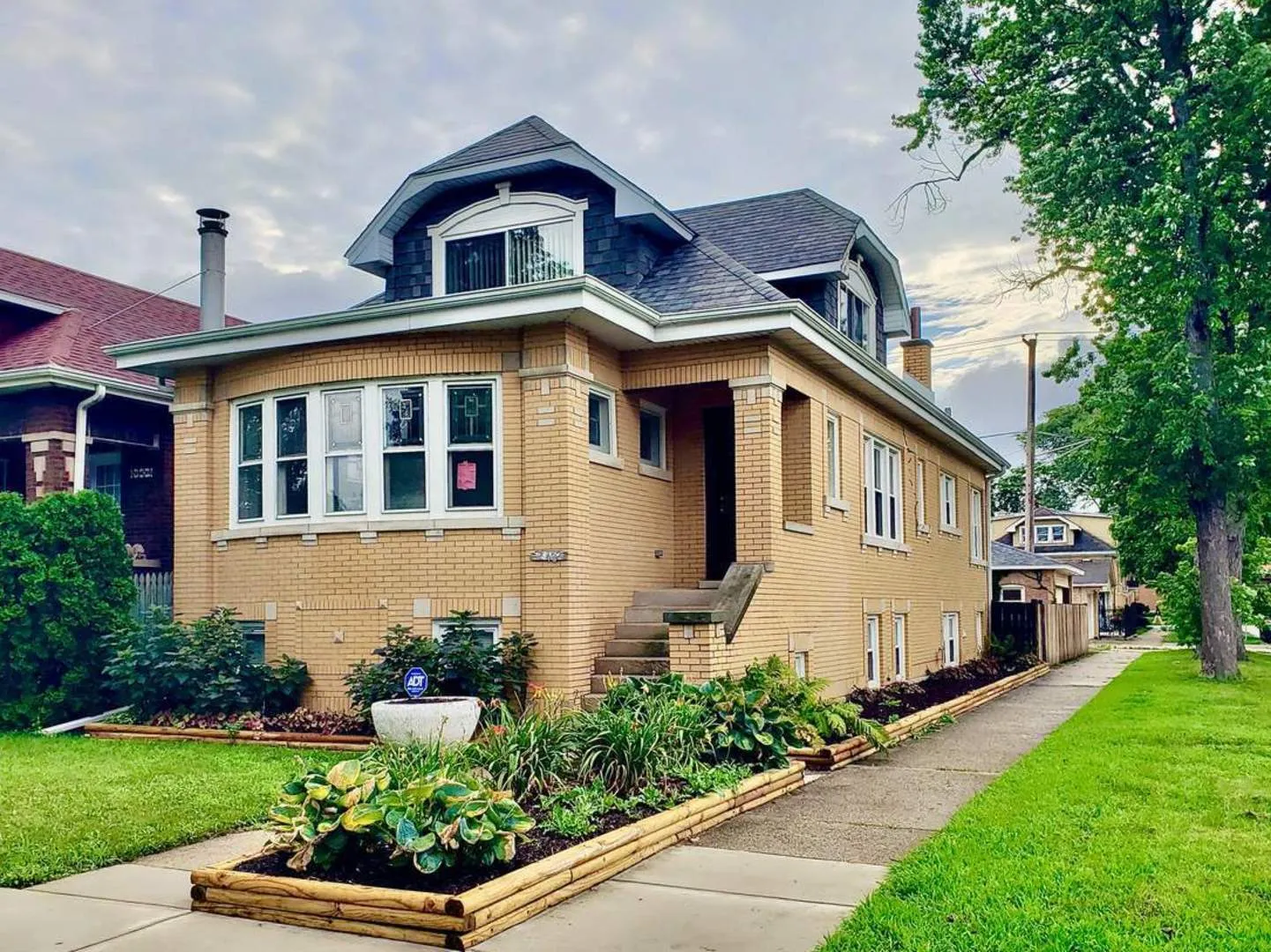 2402 Clinton Avenue IL