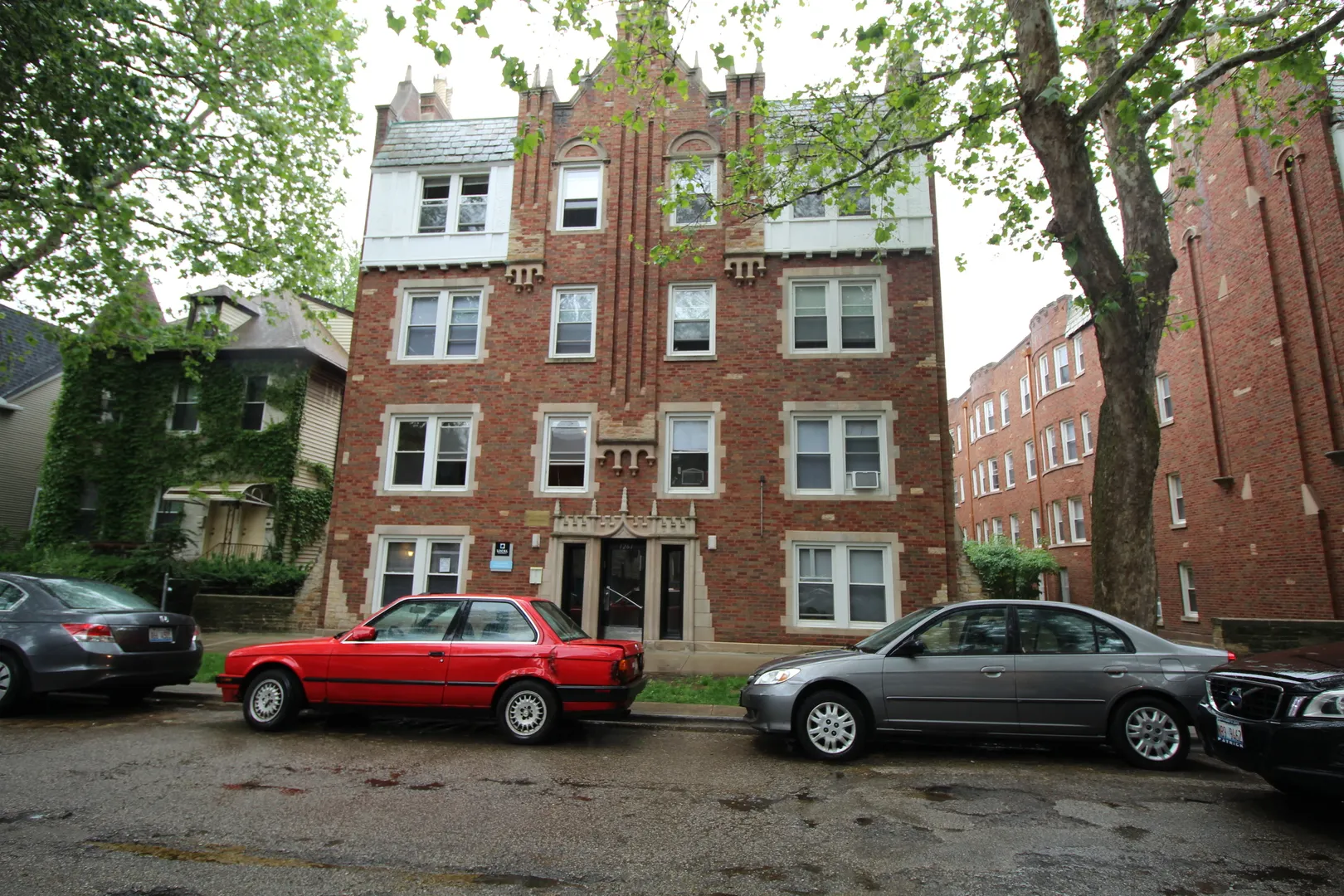 1261 W Argyle Street 109 IL