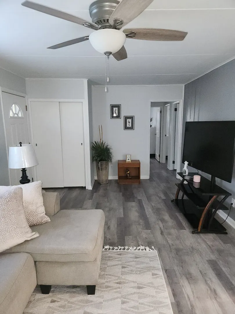 303 S Hammes Avenue IL