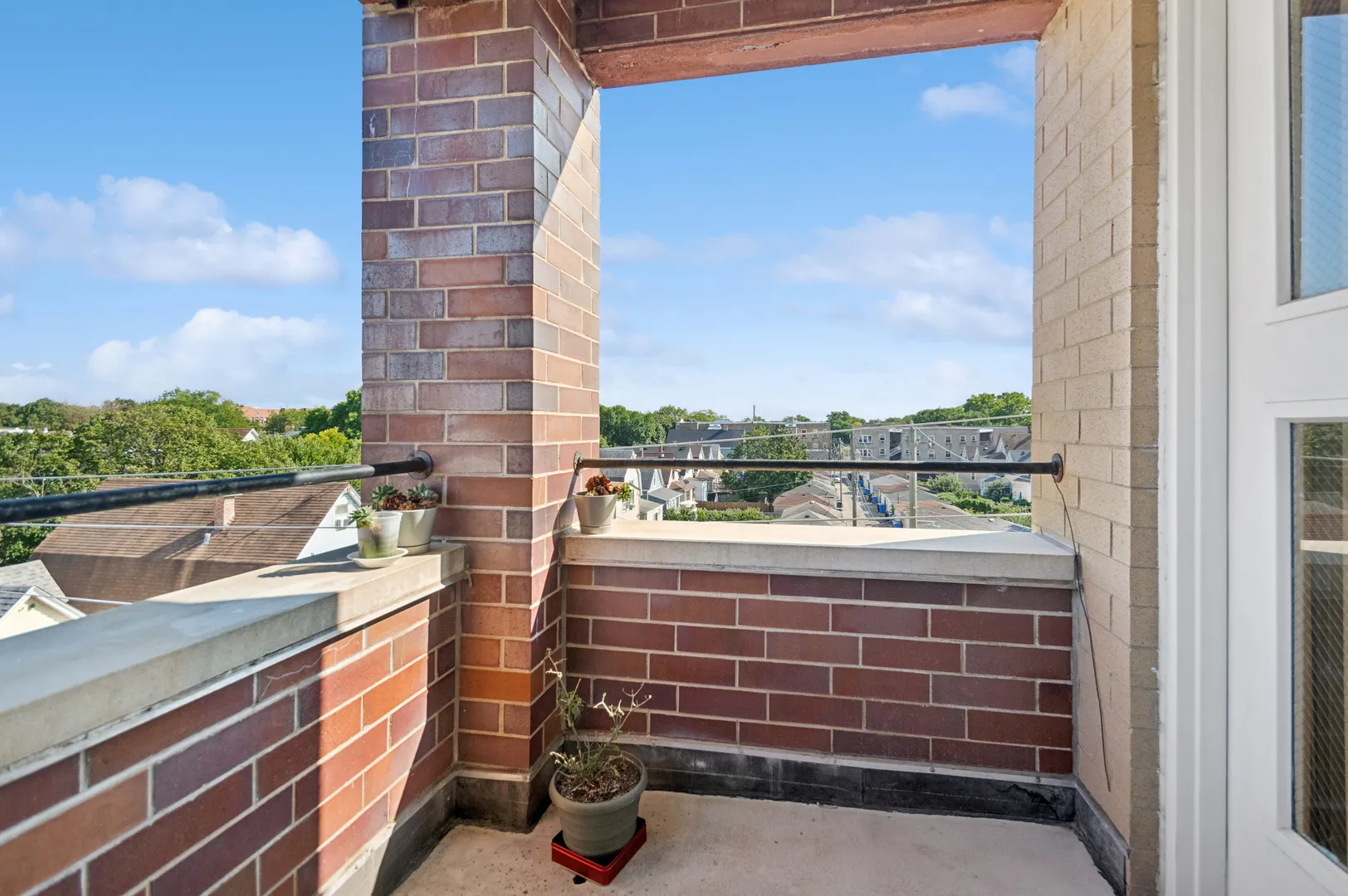 3611 W Montrose Avenue 405 IL